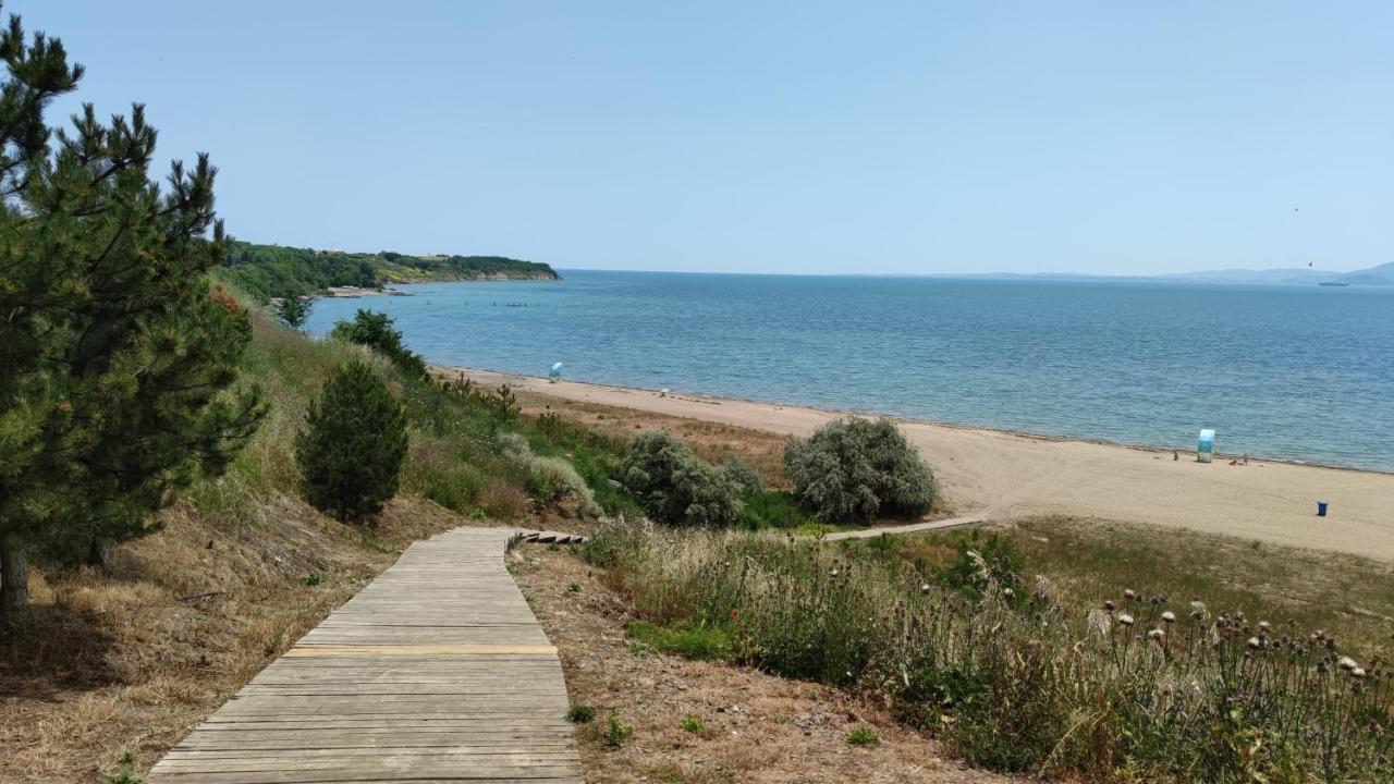 Day Dream Lägenhet Burgas Exteriör bild
